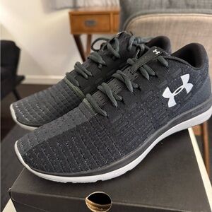 Under Armour Slingflex Men's Charcoal Athletic Shoes sz 8 Brand New in Box